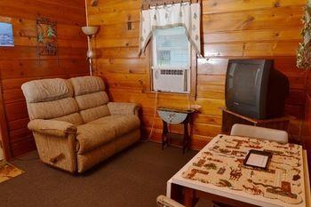 Lucky Horseshoe Cabins Hotel Au Sable Eksteriør billede